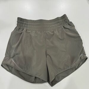 Women's Lululemon HR Hotty Hot 4” - size 4